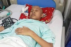 Nỗi sợ không còn thấy mẹ của bé gái mắc bệnh ung thư