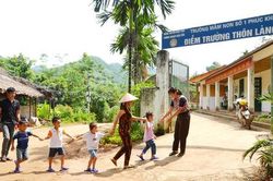 Lào Cai: Tạm thời chưa thu học phí với học sinh bị ảnh hưởng bởi bão số 3