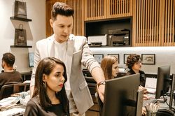 CEO 'bán thời gian' được săn đón