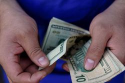 Tỷ giá USD hôm nay 27/9/2024: Giảm mạnh cả trong nước và quốc tế