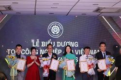 Vinh danh 30 doanh nghiệp và địa phương tại Lễ biểu dương Top Công nghiệp 4.0
