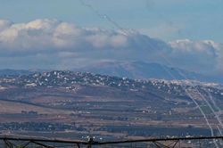 Hezbollah phóng 'loạt rocket' vào Israel