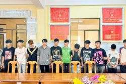 Bắt tạm giam 12 thanh, thiếu niên về tội 'Giết người'