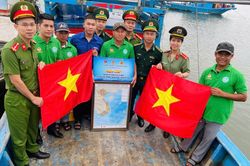 Vững tay lái giữa trùng khơi