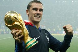 Griezmann chia tay đội tuyển Pháp sau 10 năm, áp lực ngày càng đè nặng lên vai Mbappe