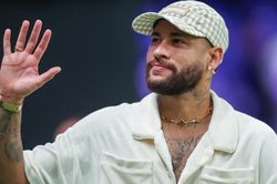 Neymar chốt bến đỗ bất ngờ sau khi chia tay 'núi tiền' Ả Rập