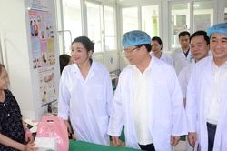 Đoàn công tác Trung ương kiểm tra công tác chăm sóc sức khỏe trẻ em tại Nghệ An