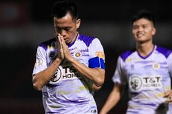 HLV Kim Sang Sik gọi Văn Quyết, 'thay máu' đội tuyển Việt Nam vì AFF Cup