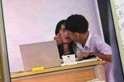 Tạm đình chỉ công tác cô giáo thân mật với học sinh 2k9 trong lớp học