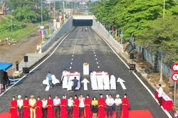 Thông xe hầm chui HC2 nút giao Nguyễn Văn Linh - Nguyễn Hữu Thọ