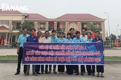 Nữ bí thư chi bộ 'miệng nói, tay làm'