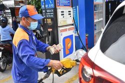 Giá xăng dầu hôm nay 4/10: Tăng vọt 5% và chưa có dấu hiệu hạ nhiệt