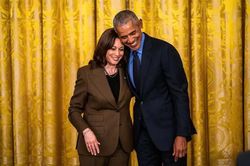 Ông Obama sẽ vận động tranh cử cho bà Harris