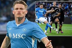 Các cựu sao MU thi nhau tỏa sáng, Napoli bay cao ở Serie A