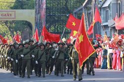 Hào hùng những đoàn quân trùng trùng tiến về 'Giải phóng Thủ đô'