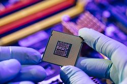 Tại sao siêu bão Helene lại gây ra cuộc khủng hoảng chip bán dẫn toàn cầu?