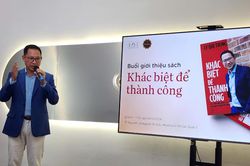 Tiến sĩ Lý Quí Trung ra mắt sách 'Khác biệt để thành công'