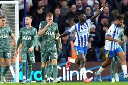 Dẫn trước 2 bàn, Tottenham vẫn thua ngược trên sân của Brighton