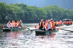 Đoàn cán bộ, học viên Lớp Bồi dưỡng cán bộ quy hoạch Ủy viên Trung ương Đảng khảo sát thực tế tại Ninh Bình