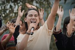 Ngũ Cung hát lên ước mơ chữa lành cho rừng