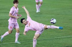 Hoàng Đức, Công Phượng hay Văn Lâm xuống hạng nhất: Phải chăng khát khao đã cạn?