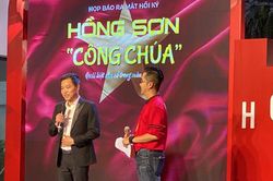 Anh trai vượt ngàn chông gai, cựu danh thủ Hồng Sơn gây 'sốt' trong tự truyện vừa ra mắt