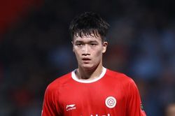 Đủ chuyện ngược đời khiến bóng đá Việt Nam kỳ quặc nhất thế giới; Đình Bắc không muốn xuống hạng Nhất vì tiền