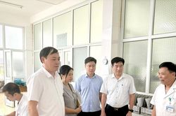 Tình trạng thiếu thuốc, vật tư, trang thiết bị y tế khiến người bệnh 'thiệt đơn, thiệt kép'