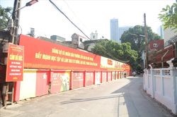 Ngõ nhỏ trang trí chào mừng 70 năm Giải phóng Thủ đô