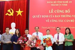 Thành phố Vinh công bố quyết định về công tác cán bộ
