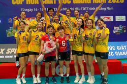 Sao bóng chuyền Việt Nam gây chấn động nhận lương kỷ lục khi xuất ngoại, làm nên lịch sử ở tuổi 31