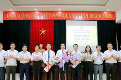 Bầu bổ sung Chủ tịch HĐND và Chủ tịch UBND thị xã Thái Hòa
