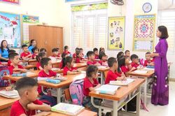 Nhiều ý kiến trái chiều liên quan đến đề xuất miễn học phí cho con nhà giáo