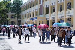 Từ đề xuất miễn học phí cho con của giáo viên: Không để đặc quyền, đặc lợi