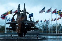 NATO lên kế hoạch về chiến lược mới đối với Nga