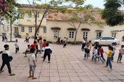 Trả lại sân trường cho các em