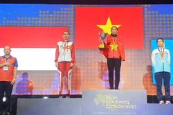 Nữ võ sĩ Việt Nam thắng knock-out đối thủ Indonesia trong chưa đầy 60 giây, giành HCV ở giải châu Á