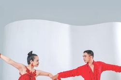 Nữ doanh nhân tỏa sáng trên sàn đấu dancesport quốc tế