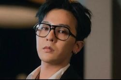 'Ông hoàng' K-pop G-Dragon trở lại sau 7 năm vắng bóng
