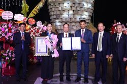 Tháp Thần nông được công nhận Kỷ lục thế giới