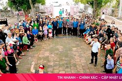 Xem cụ bà đập niêu, cụ ông đánh cờ tại 'Ngày hội nông dân' ở Nghi Xuân