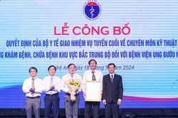 Công bố quyết định giao nhiệm vụ tuyến cuối khu vực Bắc Trung Bộ cho Bệnh viện Ung bướu Nghệ An