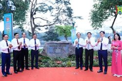 Khánh thành vườn hoa hồ Thiền Quang