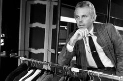 Giorgio Armani dẫn dắt giới mộ điệu vào hành trình thời trang tại New York