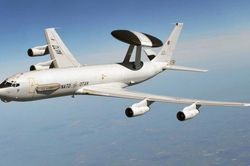 Máy bay AWACS Mỹ áp sát Iran báo hiệu cuộc tấn công sớm diễn ra
