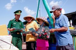 'Chạy đua' gỡ thẻ vàng