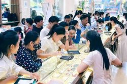 Giá vàng nhẫn tăng kỷ lục, nhiều người dân Nghệ An lãi đậm khi đầu tư
