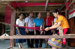 Điểm tựa giúp phụ nữ phát triển kinh tế