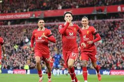 Cuộc đua vô địch Ngoại hạng Anh: Liverpool khơi dậy niềm tin, Arsenal hụt hơi do kỷ luật kém