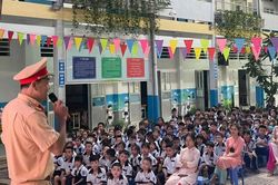 Tuyên truyền, giáo dục học sinh về an toàn giao thông và phòng, chống ma túy